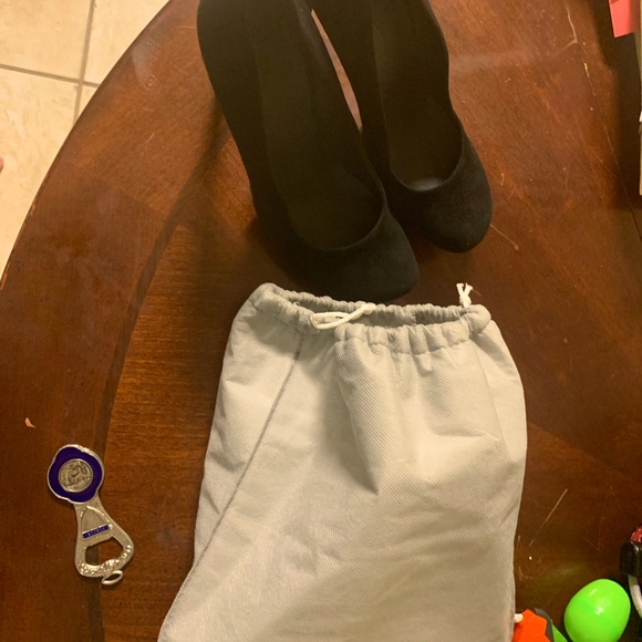 Balenciaga heels size 39 barely worn black suede